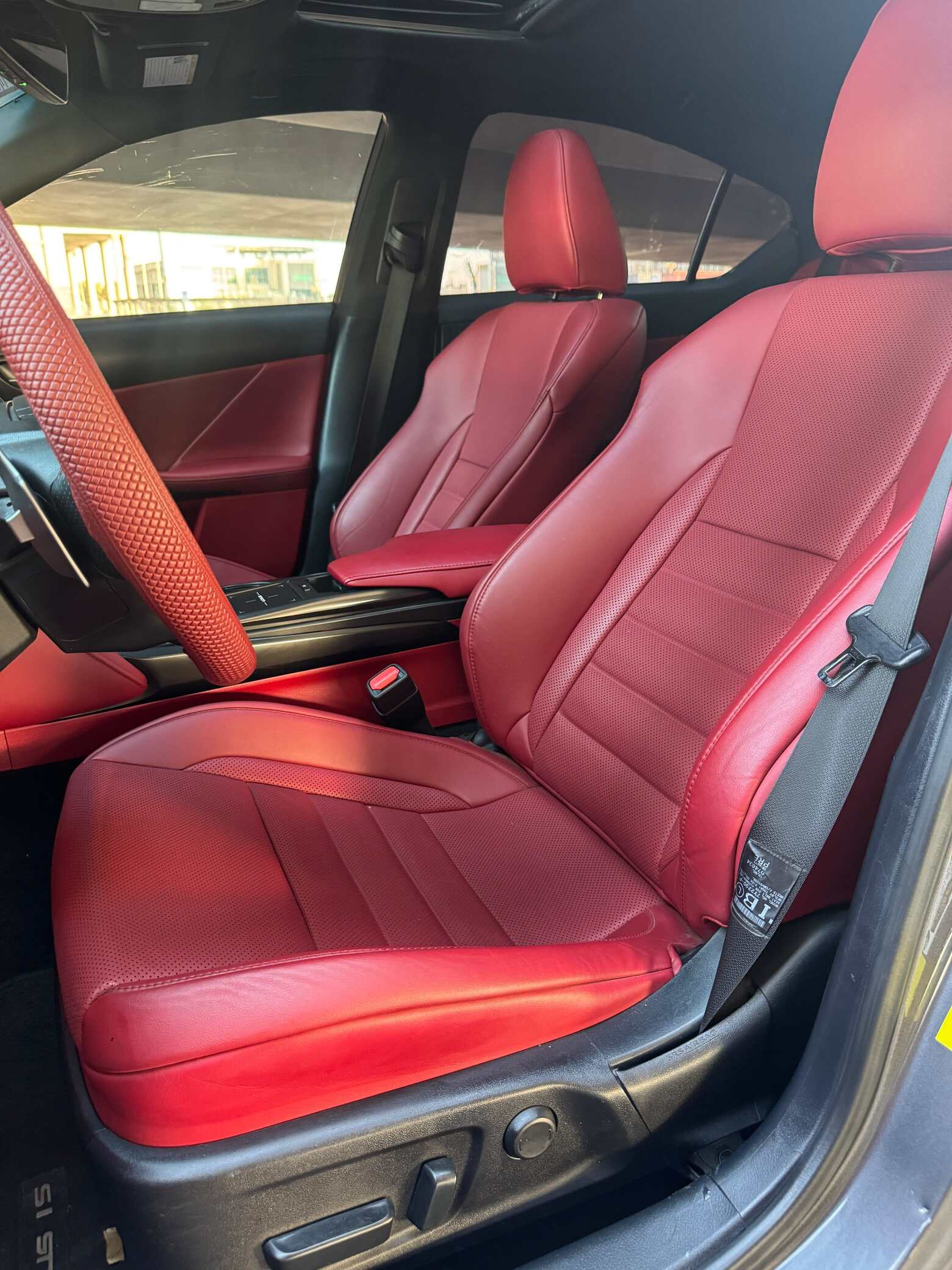 2023 Lexus IS photo 3