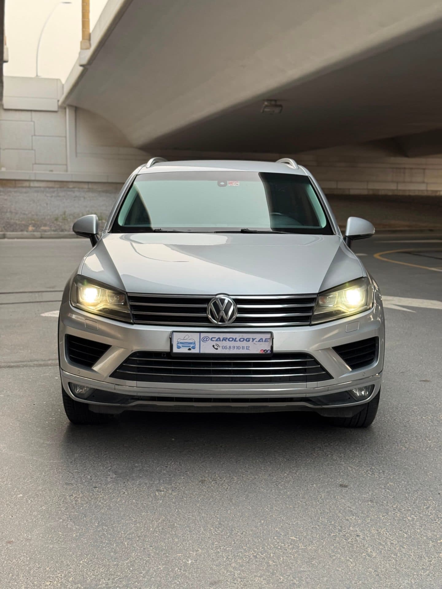 2016 Volkswagen Touareg photo 2