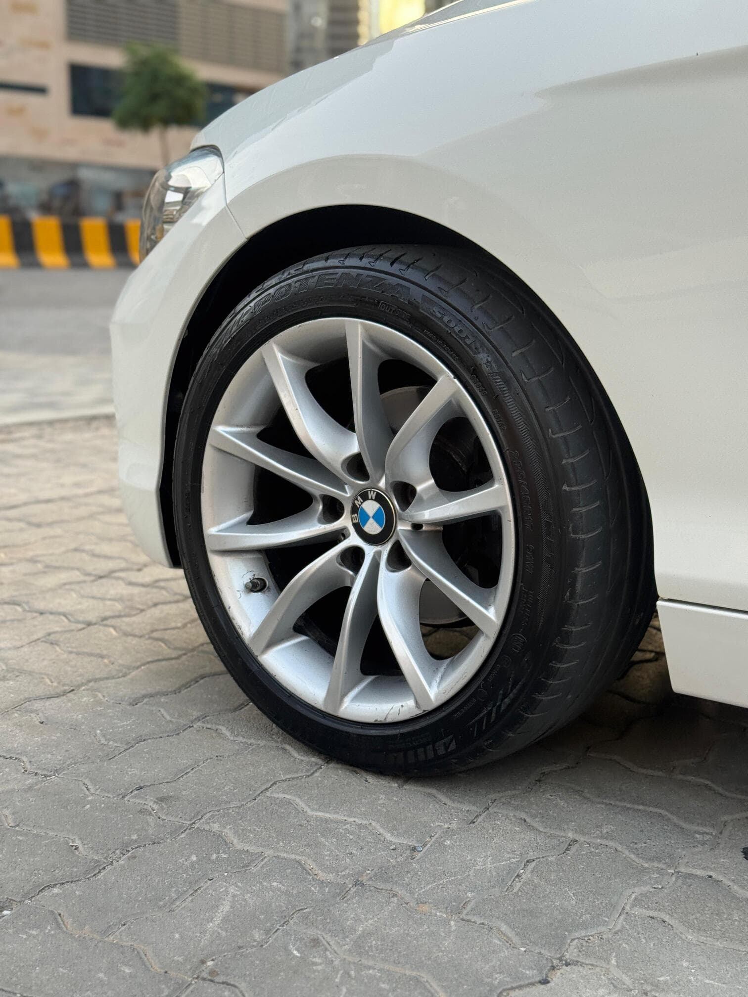 2026 BMW i4 photo 3