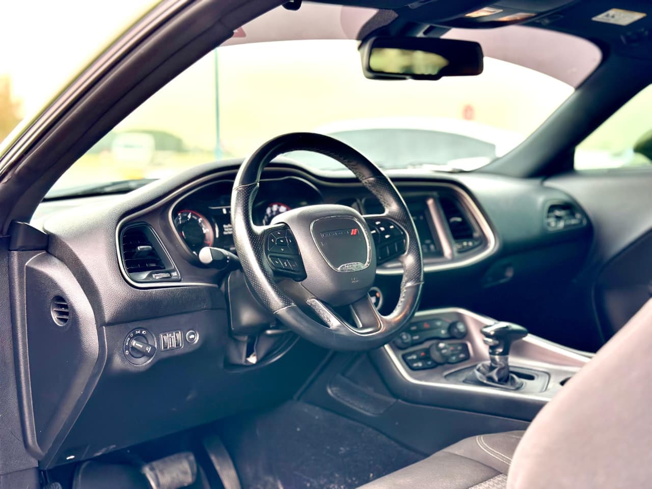2022 Dodge Challenger photo 5