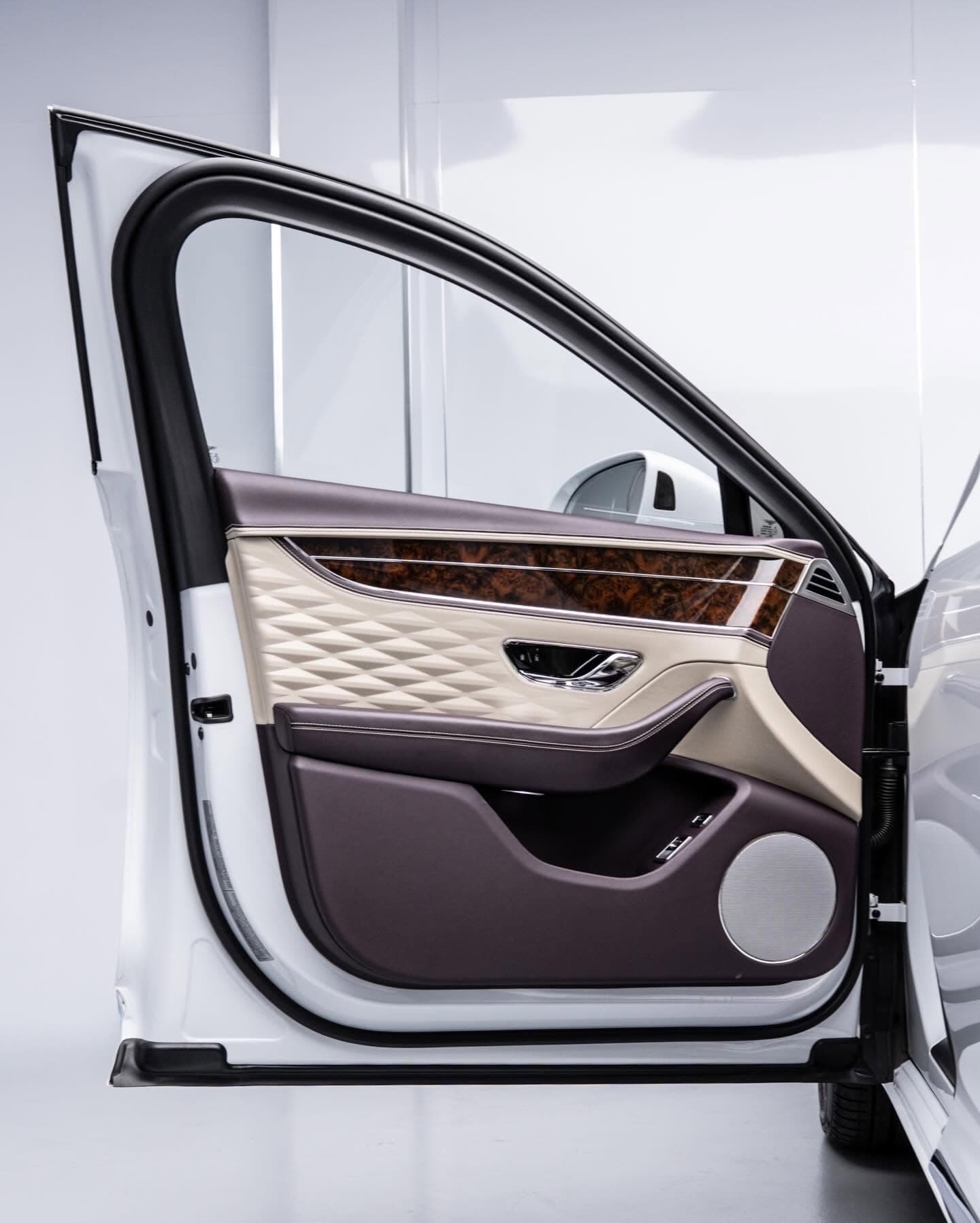 2020 Bentley Flying Spur photo 4