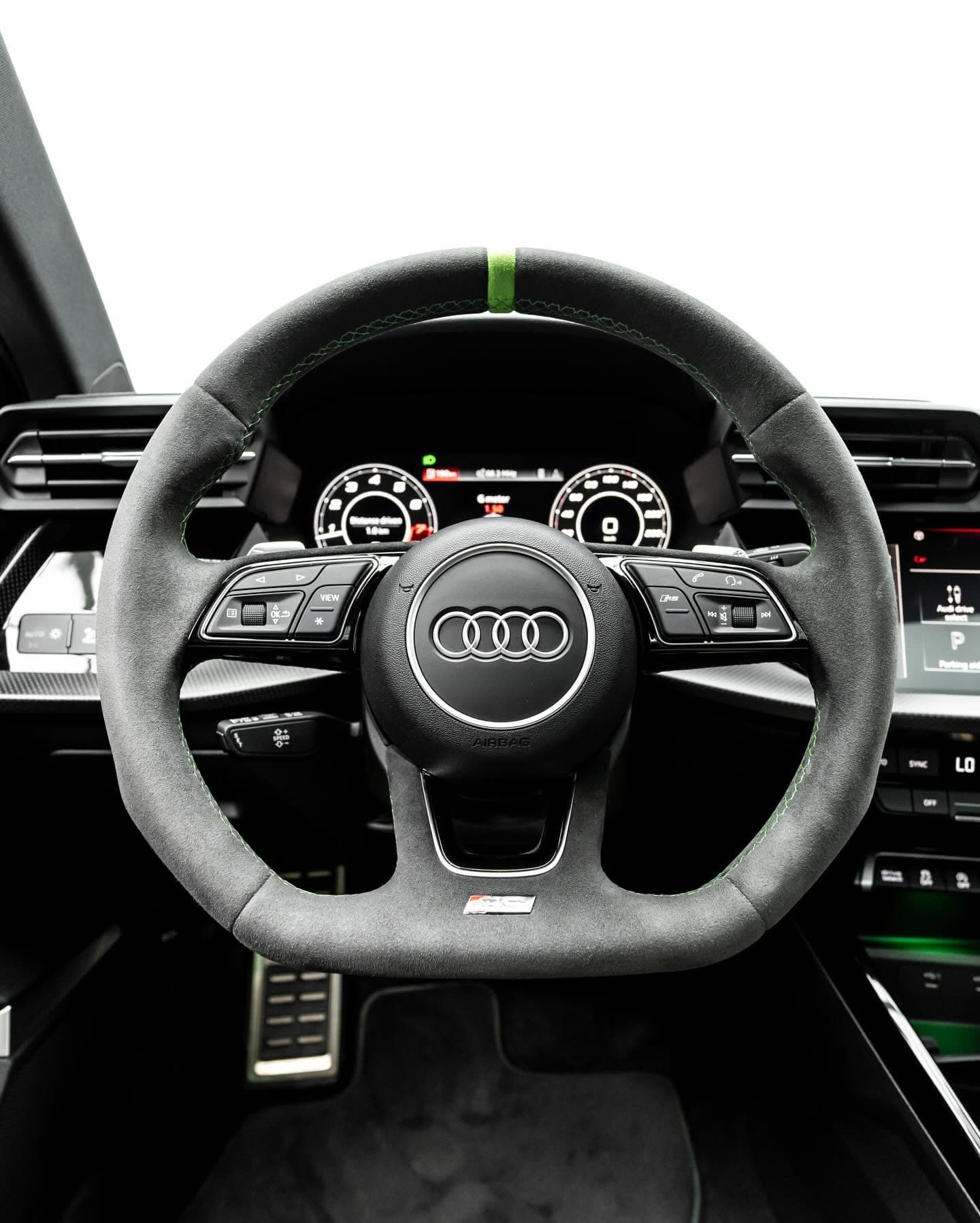 2024 Audi RS3 photo 3