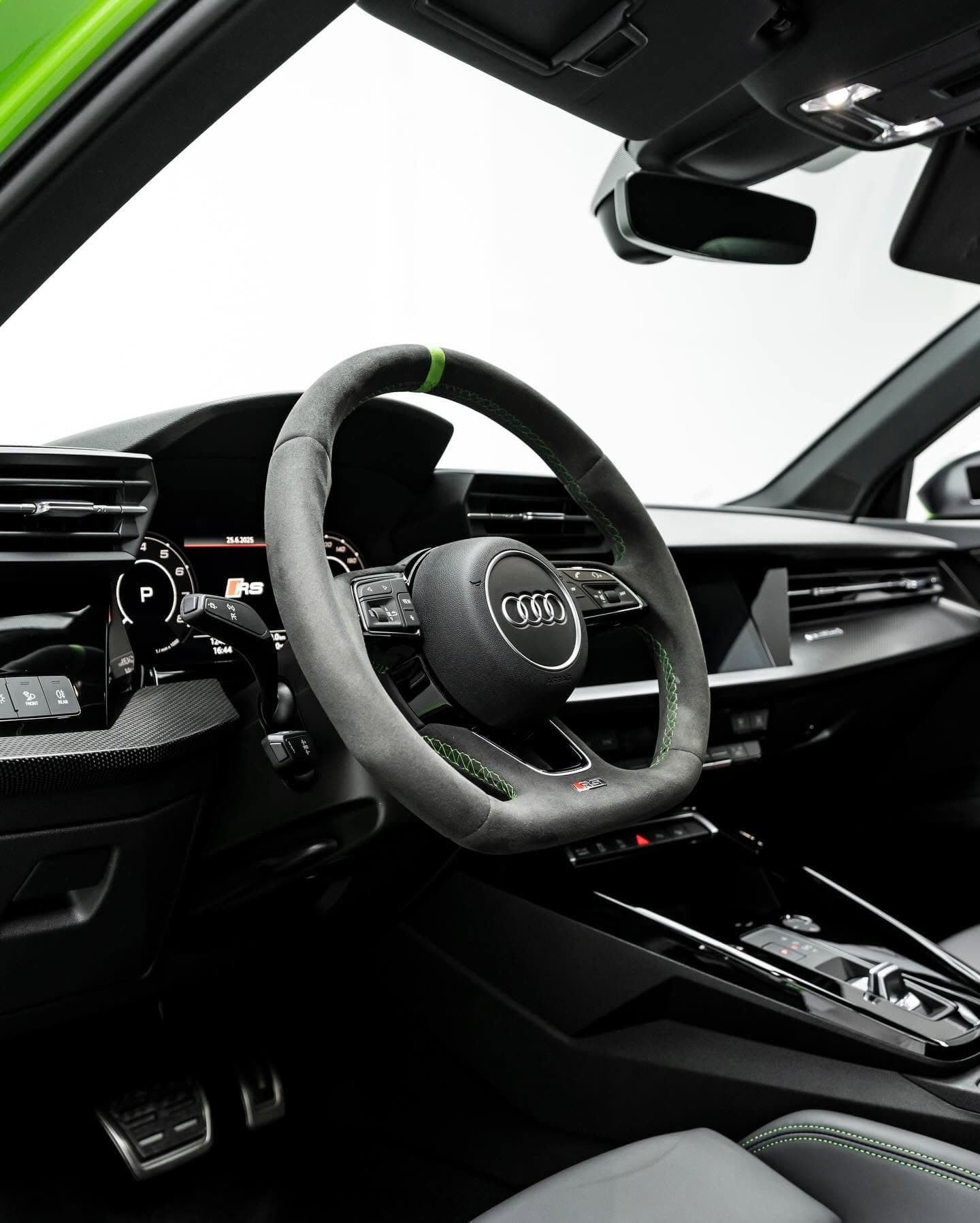 2024 Audi RS3 photo 4