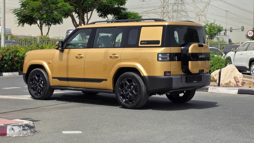 2027 BYD Tang photo 3
