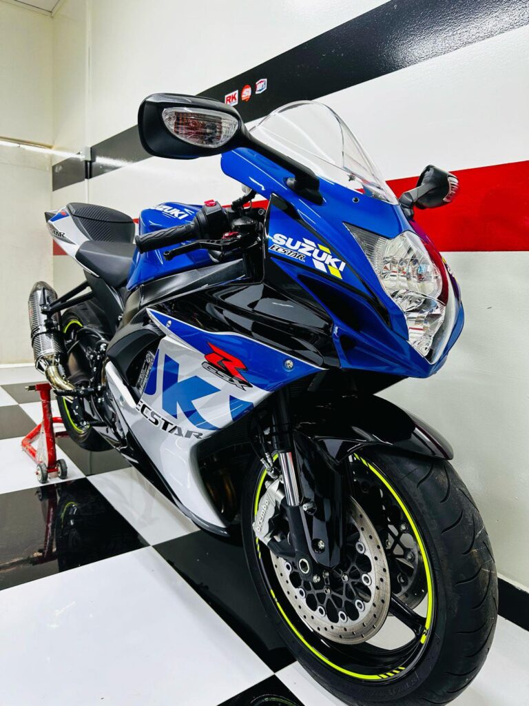 For Sale Suzuki GSXR 600 2022 Mileage is 2000 only Original yoshimura Exhaust ,Shorty Sport levers, Very clean and ready to use, For Sale Suzuki GSXR 600 2022