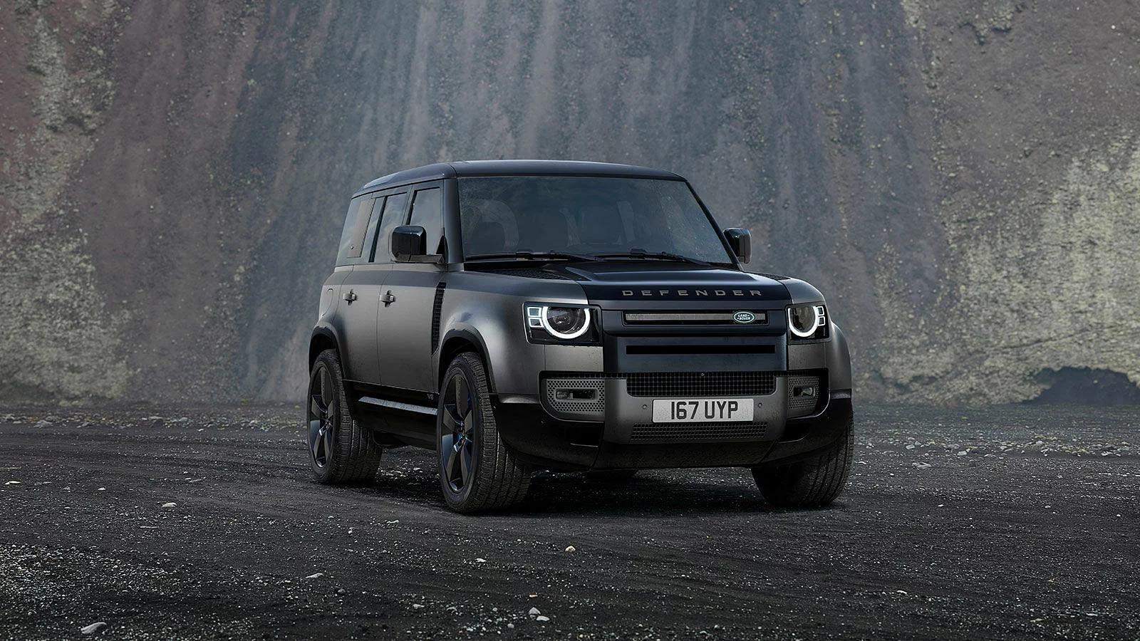 Unleashing the Beast: The 2024 Land Rover Defender Breaks Boundaries