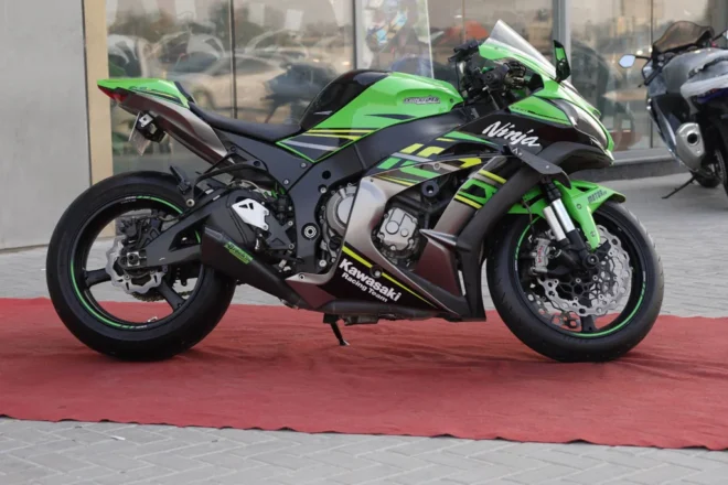 Sale 2018 Kawasaki ZX10R in Dubai