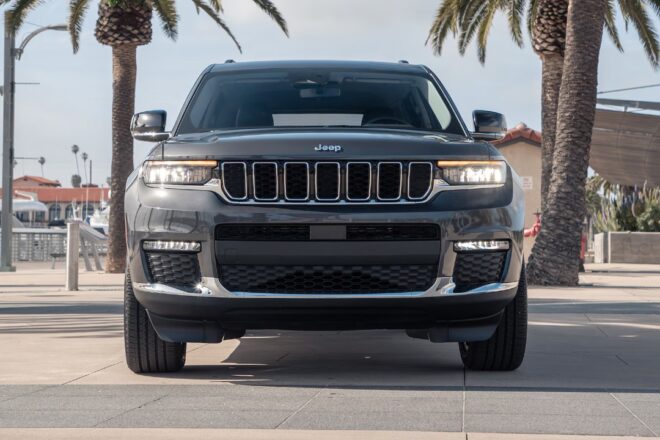 2022 Jeep Grand Cherokee L Limited 4x4 for Sale in Sharjah