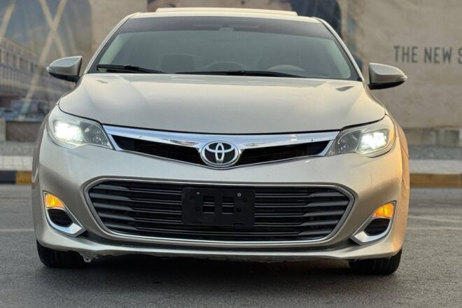 Toyota Avalon 2014 For Sale in Sharjah