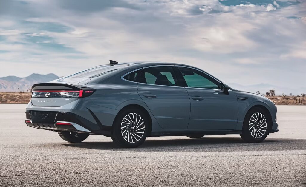 Hyundai Sonata for Sale in Dubai