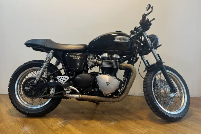 Buy 2014 TRIUMPH THRUXTON 900