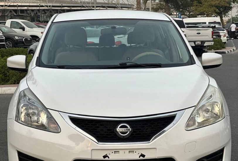 2015 Nissan Tiida For Sale in Dubai