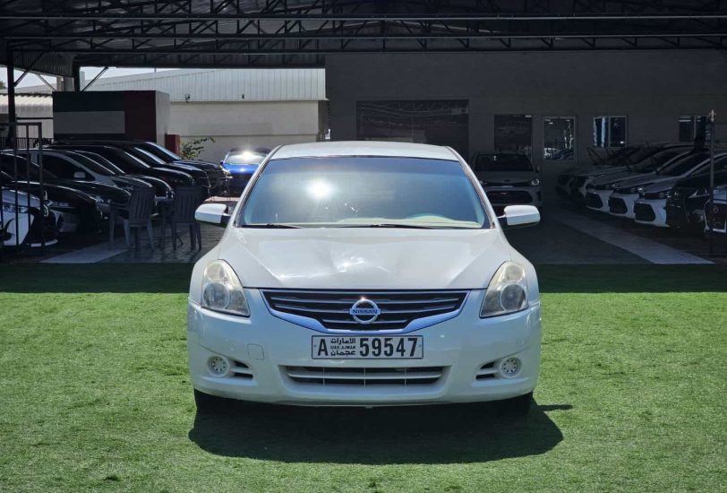 Sale 2012 Nissan Altima 2.5 AED 13500