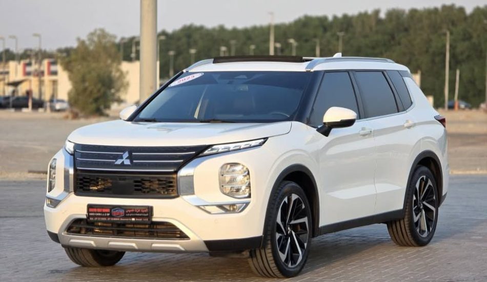 For Sale 2023 Mitsubishi Outlander Full Option