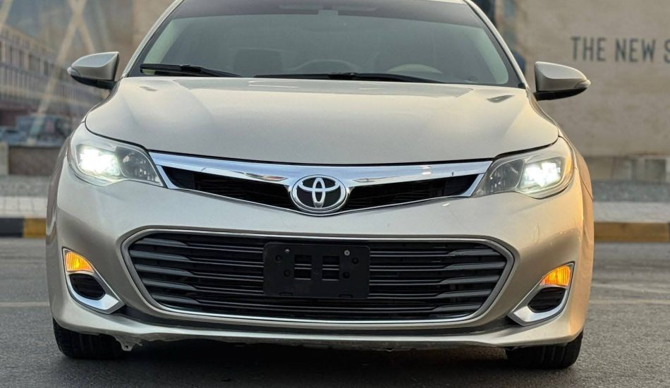 Toyota Avalon 2014 For Sale in Sharjah