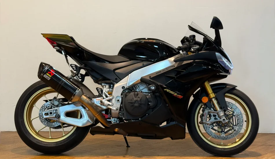 Sale 2023 Aprilia RSV4 1100 in Dubai