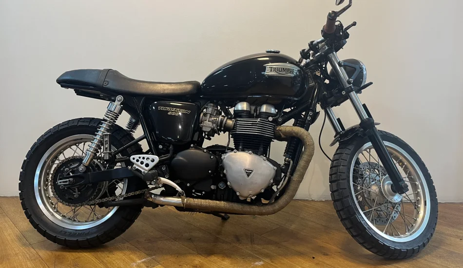 Buy 2014 TRIUMPH THRUXTON 900