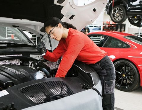 Porsche Oil Change in Dubai