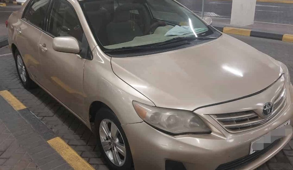 تويوتا كورولا موديل 2011 للبيع