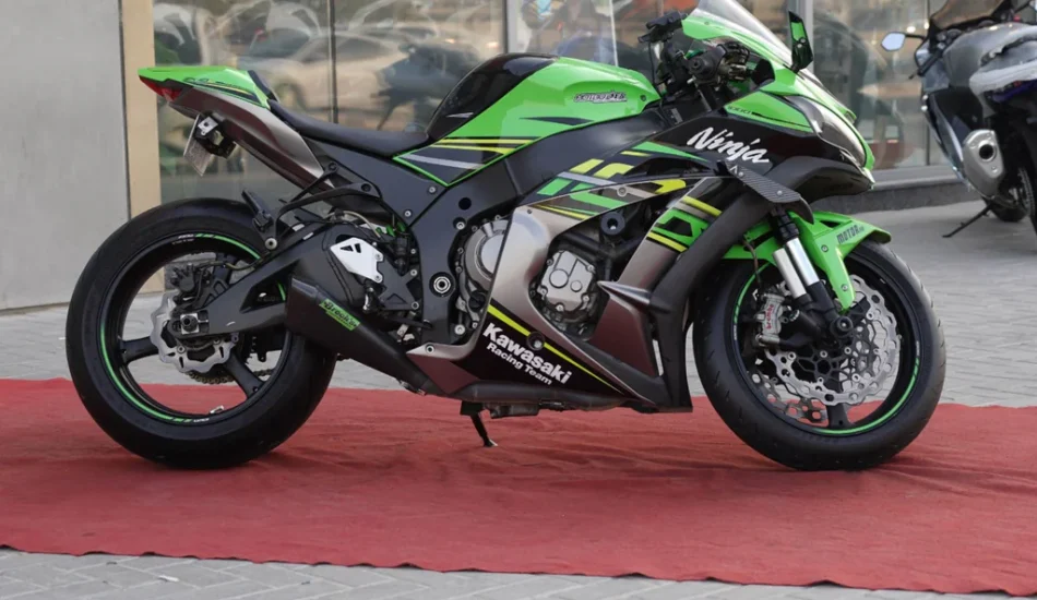 Sale 2018 Kawasaki ZX10R in Dubai