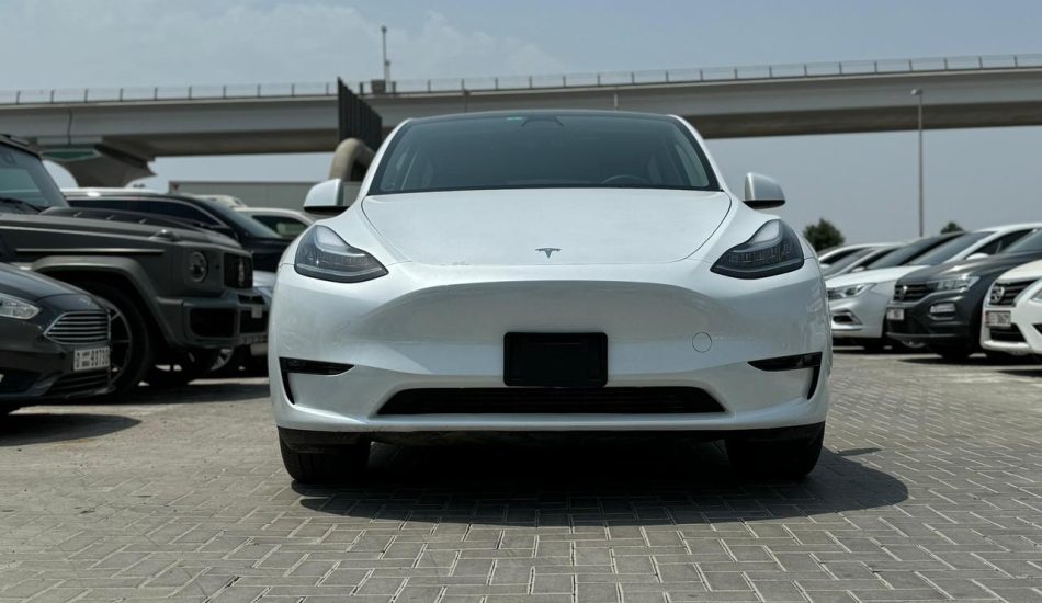 For Sale Tesla Mode Y in Dubai