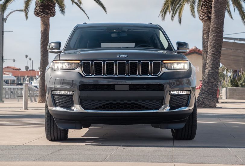 2022 Jeep Grand Cherokee L Limited 4x4 for Sale in Sharjah