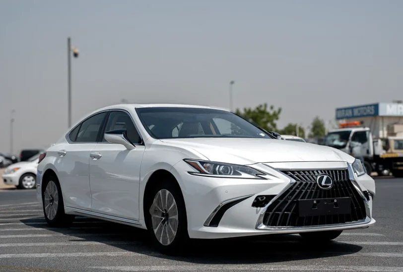 2025 Lexus ES 300h Hybrid GCC For Export