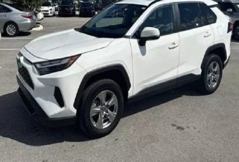 Sale Toyota RAV4 2022 XLE Full Options White