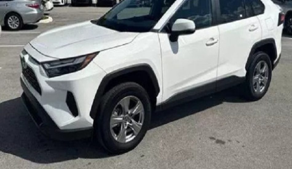 Sale Toyota RAV4 2022 XLE Full Options White