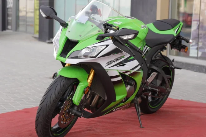 For Sale 2014 Kawasaki Ninja ZX-10R in Dubai