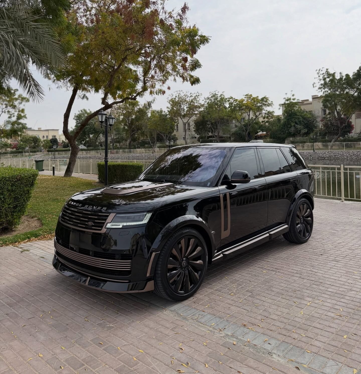 For Sale RANGE ROVER HSE P530 2022 SAVANI CARBON