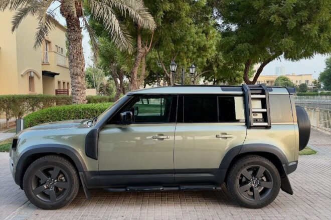 2023 Land Rover Defender 110 SE P300